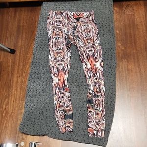 ONZIE feather kaleidoscopic print leggings
